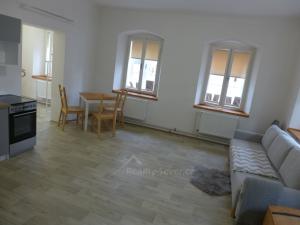 Pronájem bytu 1+1, Nový Bor, Palackého náměstí, 57 m2