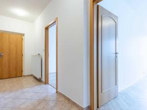 Pronájem bytu 3+kk, Praha - Strašnice, Saratovská, 90 m2