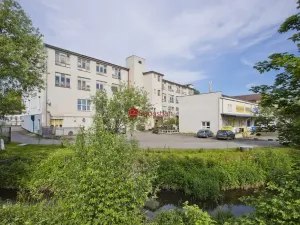 Pronájem skladu, Pelhřimov, Křemešnická, 1000 m2