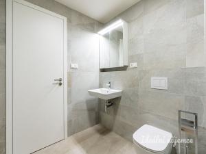 Pronájem bytu 2+kk, Praha - Štěrboholy, K učilišti, 62 m2