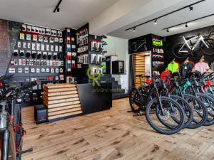 Prodej obchodního prostoru, Praha - Smíchov, Plzeňská, 70 m2