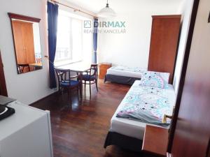 Pronájem pokoje, Plzeň - Valcha, Dobřanská, 33 m2