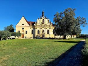 Prodej zemědělské půdy, Mnichovo Hradiště - Sychrov, 140145 m2