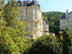 Prodej bytu 4+kk, Karlovy Vary, Sadová, 94 m2