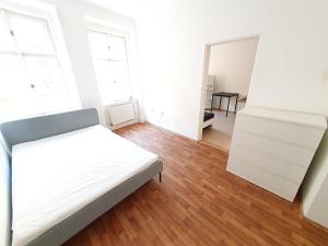 Pronájem bytu 1+1, Praha - Staré Město, Boršov, 35 m2