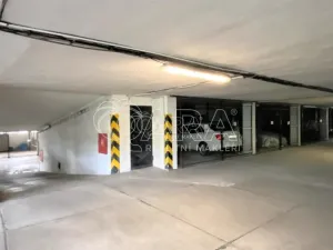 Prodej garážového stání, Brno, Loosova, 12 m2
