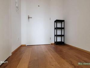 Pronájem bytu 1+kk, Praha - Vinohrady, Perucká, 26 m2