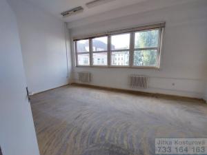 Pronájem skladu, Krnov - Pod Bezručovým vrchem, nám. Minoritů, 10 m2