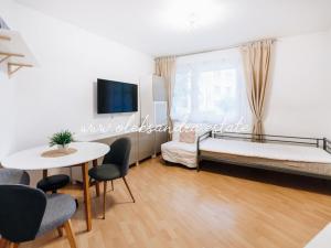 Prodej bytu 2+kk, Praha - Troja, Mazurská, 38 m2