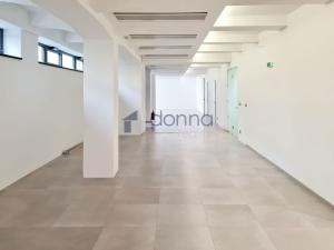 Pronájem kanceláře, Praha - Karlín, Šaldova, 322 m2