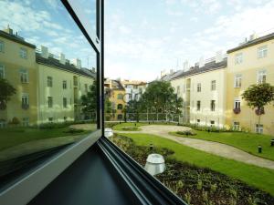 Pronájem kanceláře, Praha - Karlín, Šaldova, 322 m2