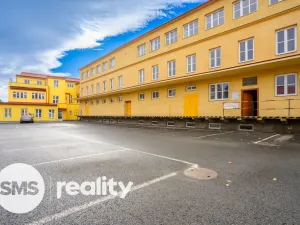 Pronájem kanceláře, Krnov - Pod Bezručovým vrchem, Revoluční, 328 m2
