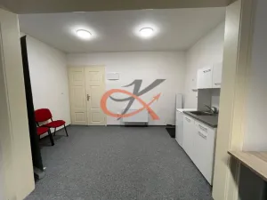 Pronájem kanceláře, Valašské Meziříčí, Náměstí, 62 m2