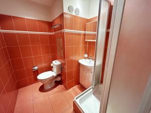 Pronájem bytu 1+kk, Praha - Kamýk, Otradovická, 35 m2