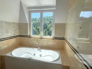 Prodej bytu 4+kk, Karlovy Vary, Nebozízek, 120 m2