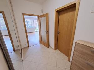 Prodej bytu 1+kk, Praha - Horní Měcholupy, Modenská, 54 m2