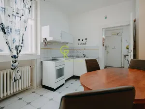 Pronájem bytu 2+1, Praha - Nové Město, Ve Smečkách, 52 m2