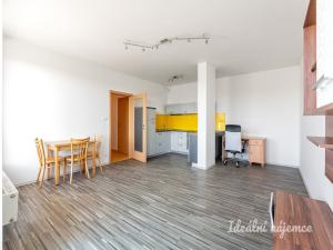 Pronájem bytu 3+kk, Praha - Dolní Měcholupy, Kryšpínova, 83 m2