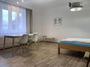 Pronájem bytu 1+kk, Karlovy Vary - Drahovice, Lidická, 34 m2