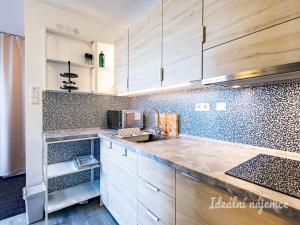 Pronájem bytu 2+kk, Praha - Braník, Jílovská, 35 m2