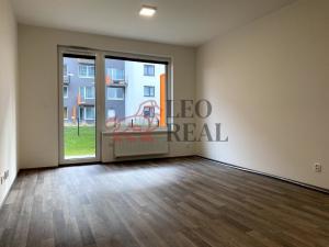 Pronájem bytu 3+kk, Praha - Vysočany, Strnadových, 80 m2