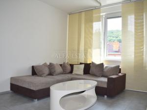 Pronájem bytu 2+kk, Karlovy Vary, Vrchlického, 51 m2