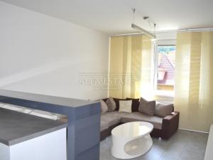 Pronájem bytu 2+kk, Karlovy Vary, Vrchlického, 51 m2