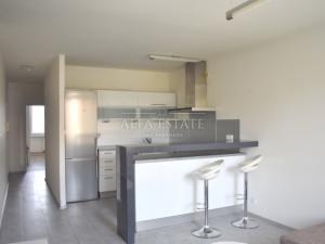 Pronájem bytu 2+kk, Karlovy Vary, Vrchlického, 51 m2