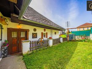 Prodej rodinného domu, Dobrovice, 9. května, 98 m2