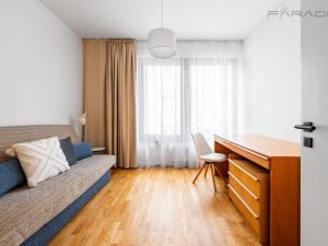 Pronájem bytu 3+kk, Praha - Smíchov, Grafická, 74 m2