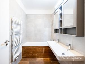 Pronájem bytu 3+kk, Praha - Modřany, Zlochova, 77 m2