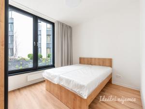 Pronájem bytu 2+kk, Praha - Břevnov, Na Větrníku, 34 m2