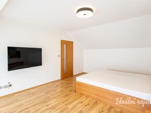 Pronájem bytu 6+kk a větší, Čelákovice - Sedlčánky, Matěje Koštíře, 310 m2