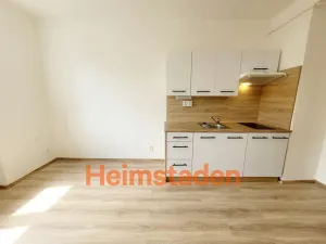 Pronájem bytu 1+kk, Havířov - Město, Hlavní třída, 21 m2