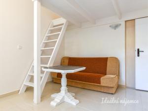 Pronájem bytu 1+kk, Praha - Vinohrady, Soběslavská, 23 m2