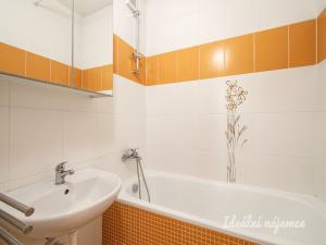 Pronájem bytu 3+1, Praha - Strašnice, Dvouletky, 61 m2