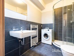 Pronájem bytu 1+kk, Praha - Kyje, Sicherova, 33 m2