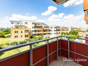 Pronájem bytu 1+kk, Praha - Kyje, Sicherova, 33 m2