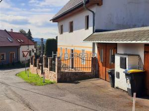 Prodej rodinného domu, Chlumec - Žandov, Žandov, 120 m2