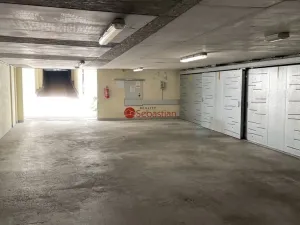 Pronájem garáže, Praha - Vinohrady, Ruská, 16 m2