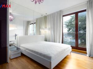 Prodej bytu 2+kk, Karlovy Vary, Libušina, 76 m2