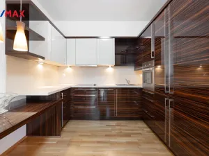 Prodej bytu 2+kk, Karlovy Vary, Libušina, 70 m2