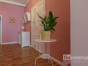 Prodej historického objektu, Telč, náměstí Zachariáše z Hradce, 800 m2