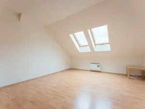 Pronájem bytu 1+kk, Praha - Smíchov, Holečkova, 26 m2