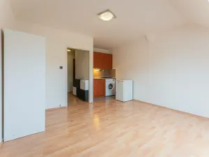 Pronájem bytu 1+kk, Praha - Smíchov, Holečkova, 26 m2