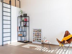 Pronájem bytu 1+kk, Praha - Holešovice, V háji, 53 m2