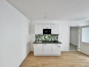 Pronájem bytu 2+kk, Praha - Vinohrady, Varšavská, 48 m2