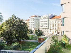 Pronájem bytu 2+kk, Praha - Žižkov, náměstí Winstona Churchilla, 55 m2