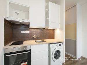 Pronájem bytu 1+kk, Praha - Záběhlice, Jabloňová, 27 m2