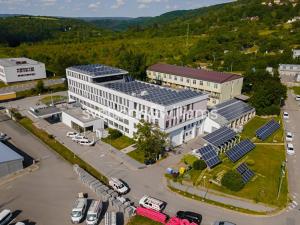 Pronájem obchodního prostoru, Brno, Hády, 19000 m2